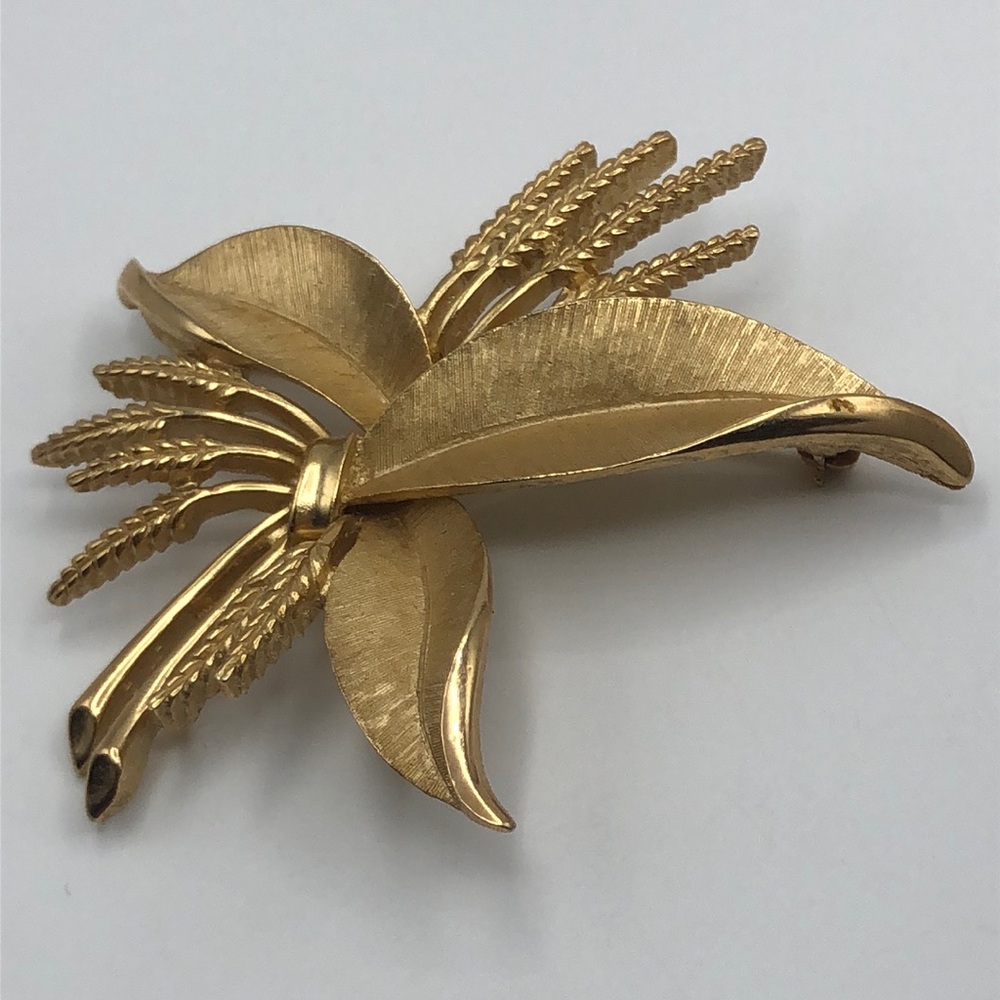 Crown Trifari Wheat & Leaf Brooch Foliage Signed
